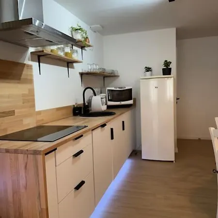 Chez Marie Et Ferry & Shuttle * Calais